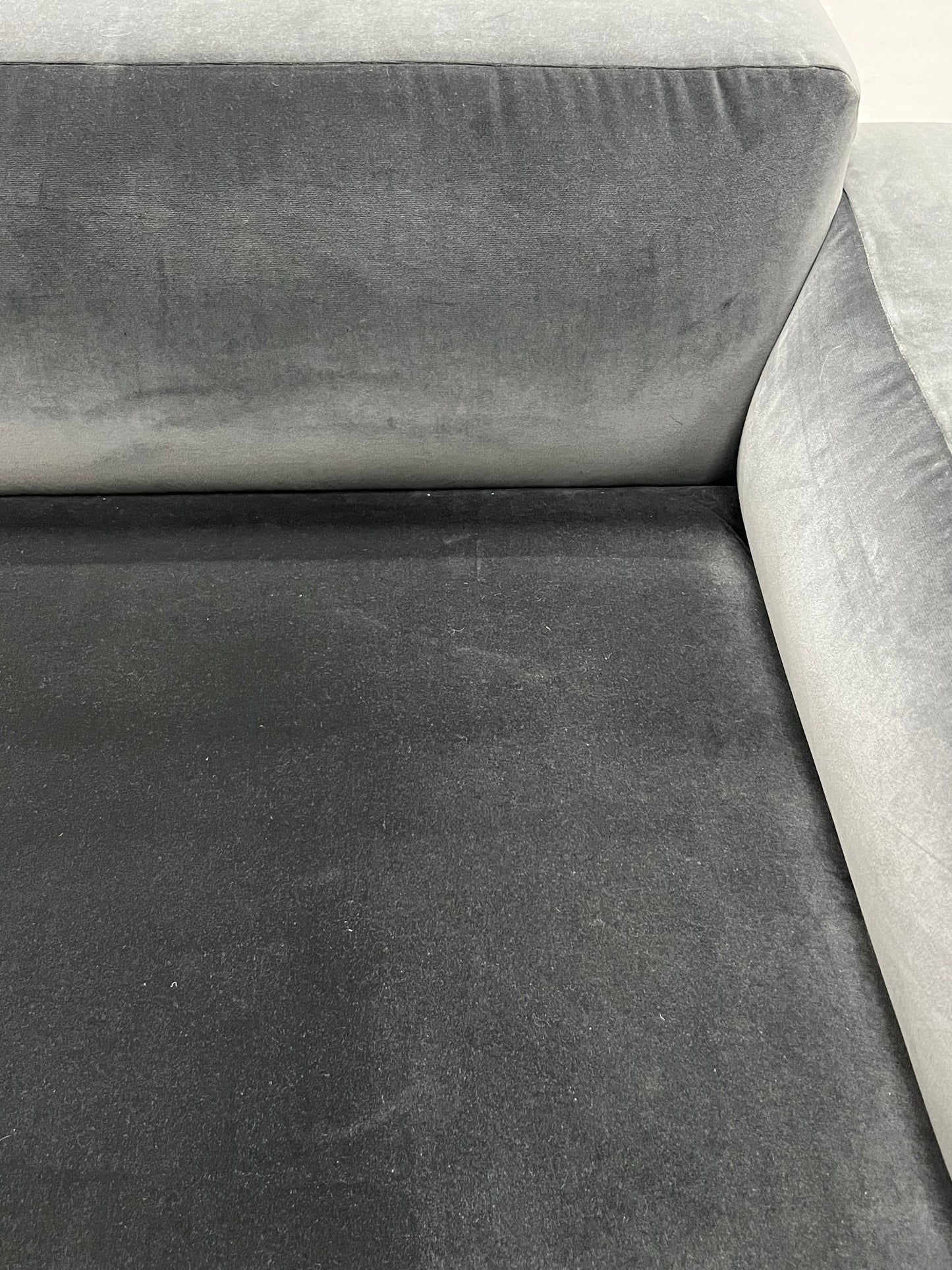 Develius EV1, 2-Seater Velvet Sofa
