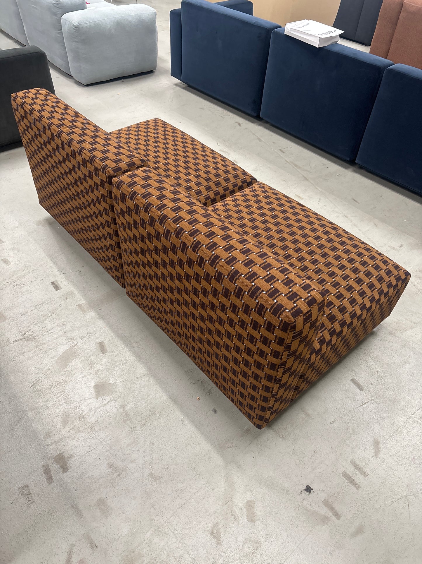 Develius 2. pers sofa ( polstrede sider) fra Andtradition