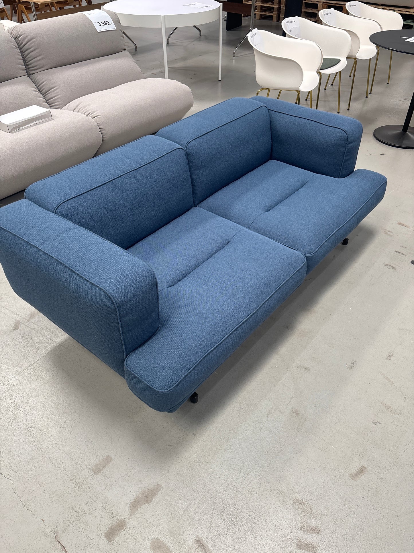 Inland AV22 sofa