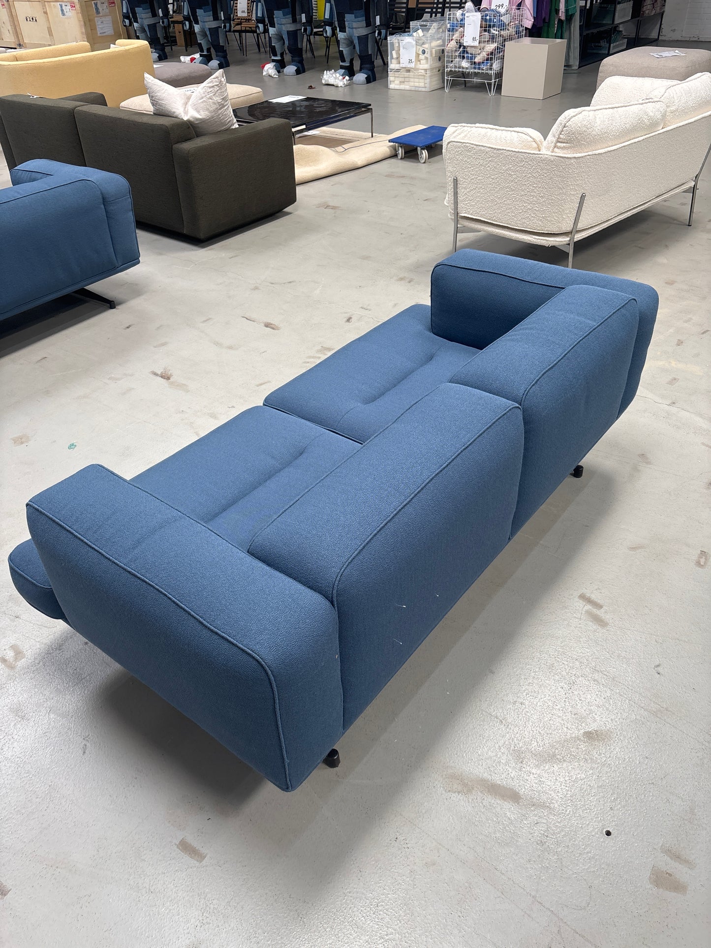 Inland AV22 sofa