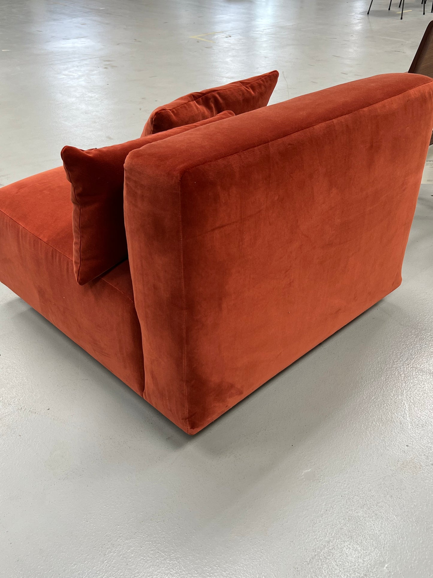 Develius Lounge Chair