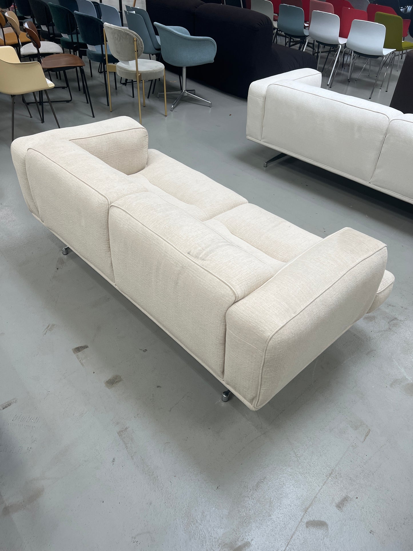 Inland AV22 sofa