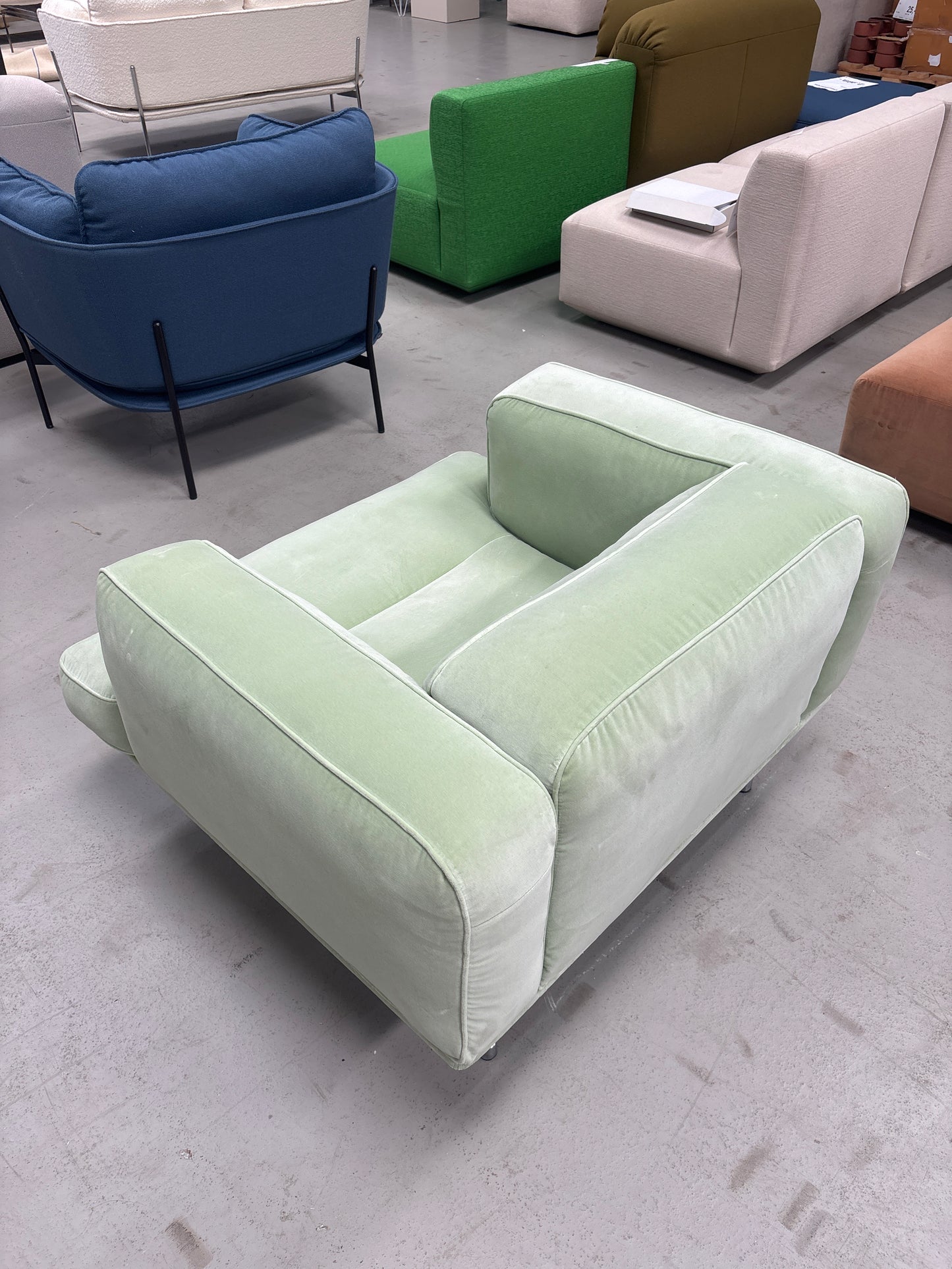 Inland AV21 Lounge Chair