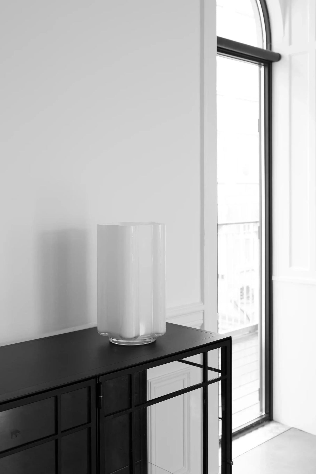 Funki Vase Rounded, Opal White