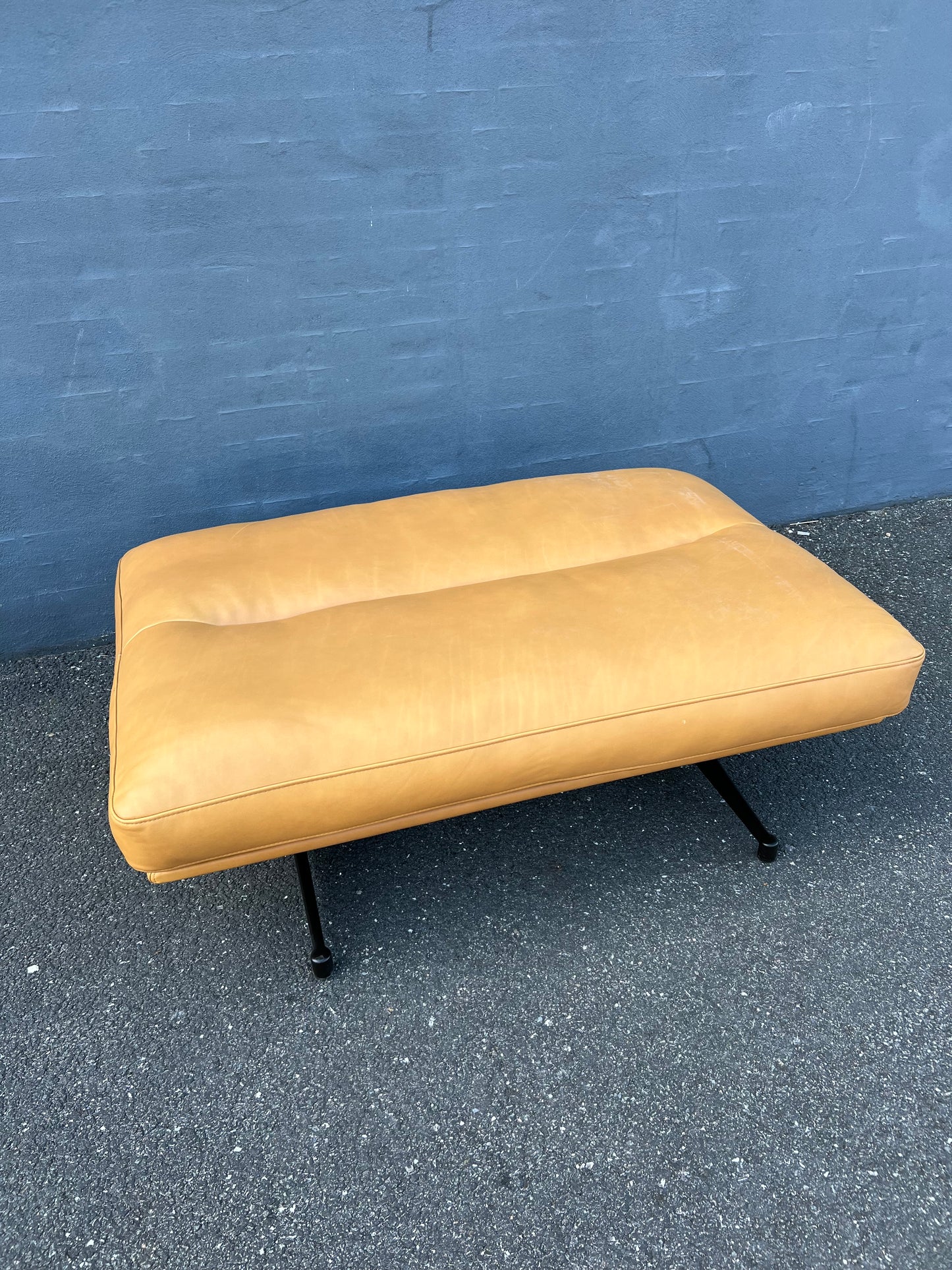Inland AV32 Pouf, Noble Cognac Læder
