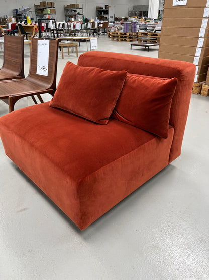 Develius Lounge Chair