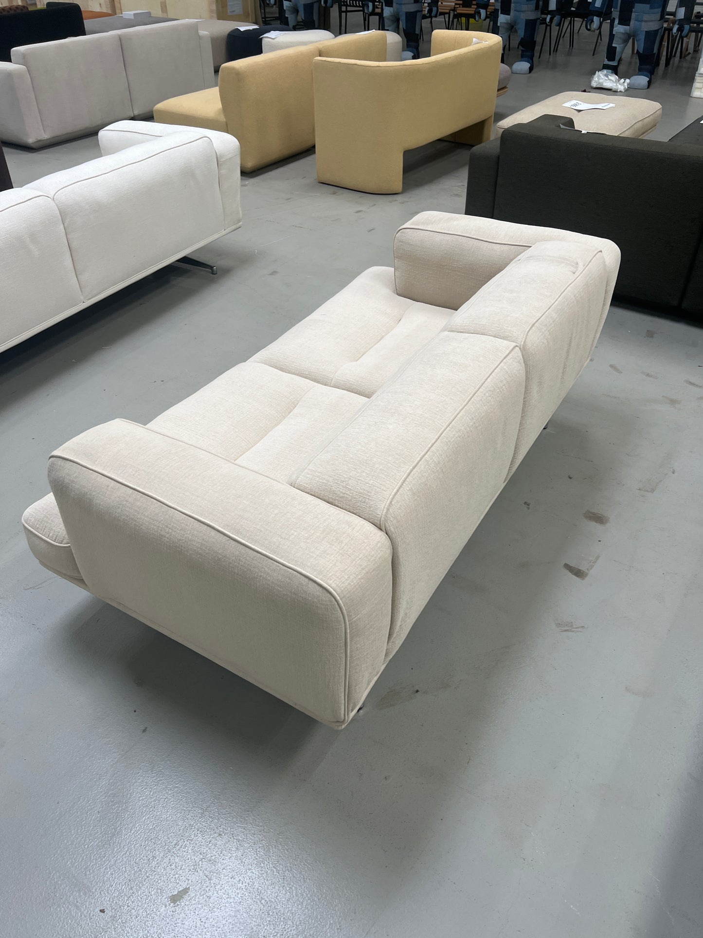 Inland AV22 sofa