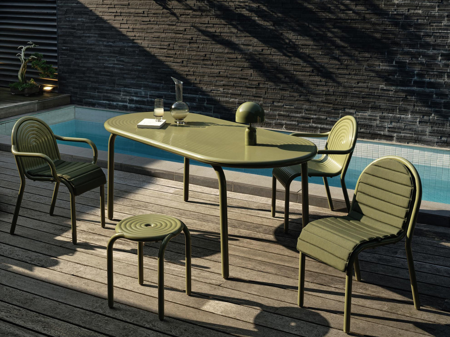 Groove Obround Table fra Tom Dixon
