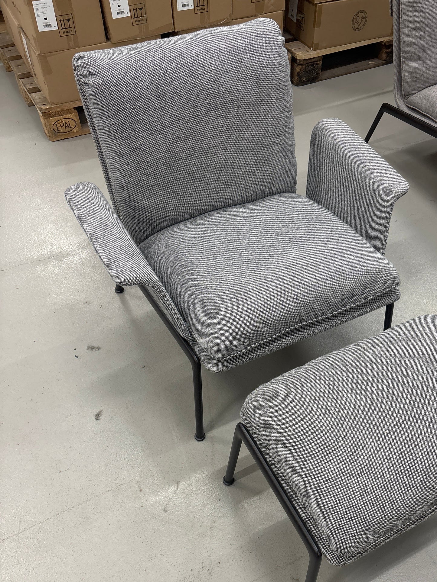 Muno LN19 Lounge Chair + Skammel