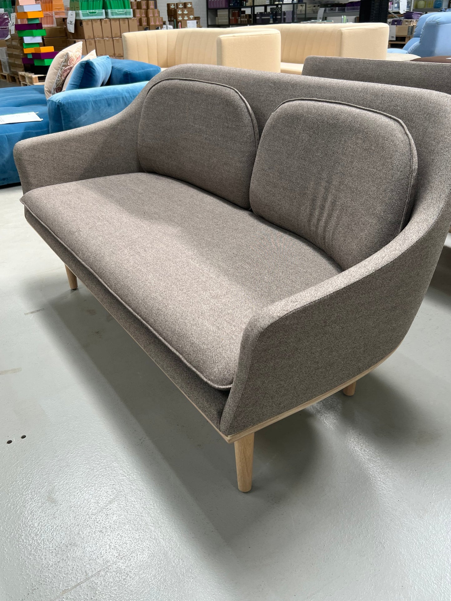 Lunar sofa, eg, Main Line Flax 23