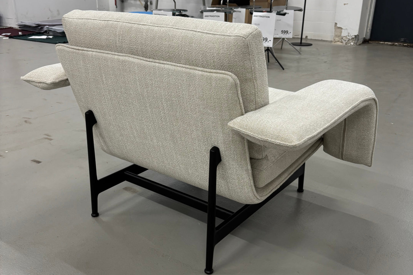 Meantime AV29 Lounge Chair