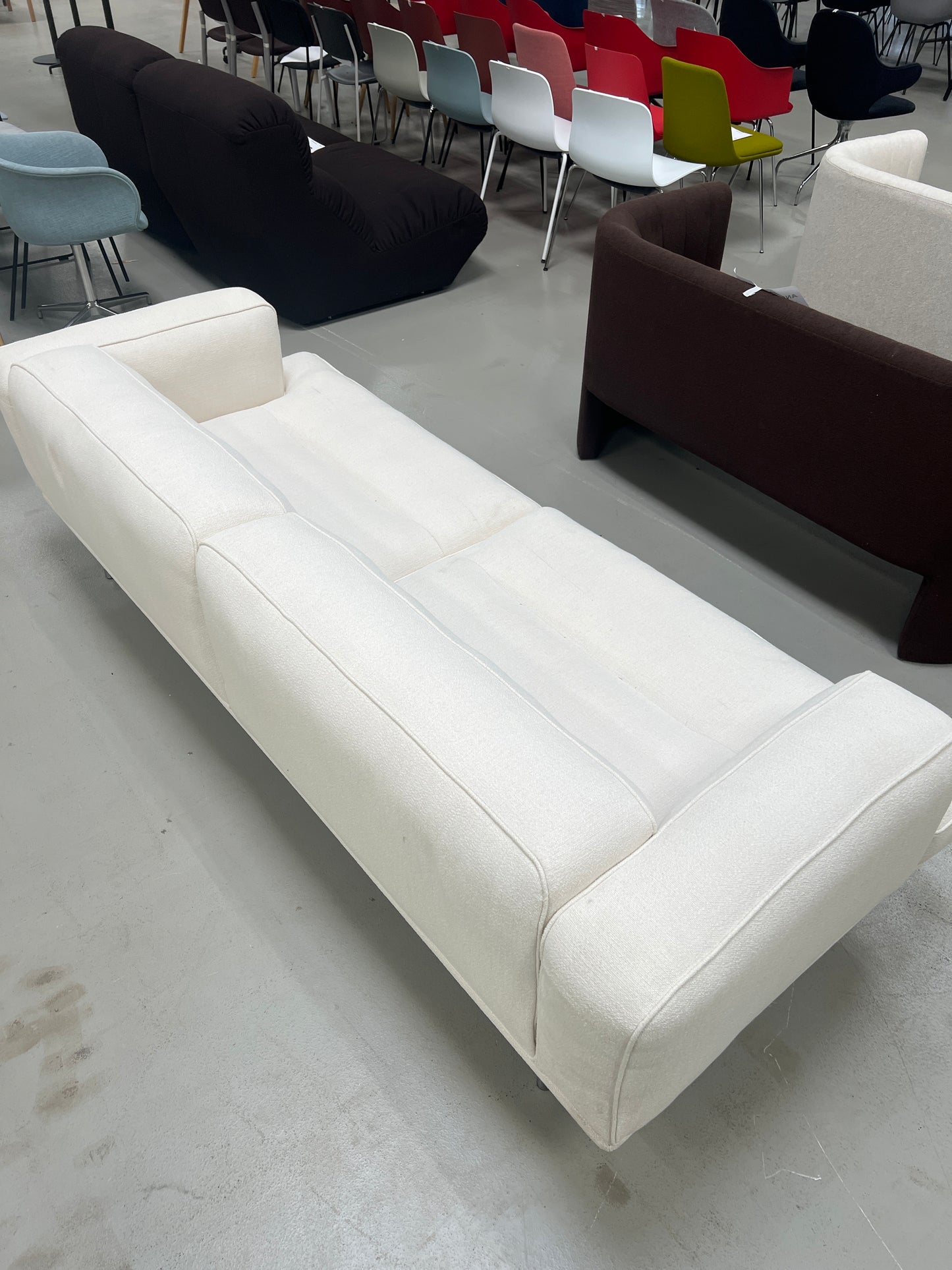 Inland AV23 Sofa