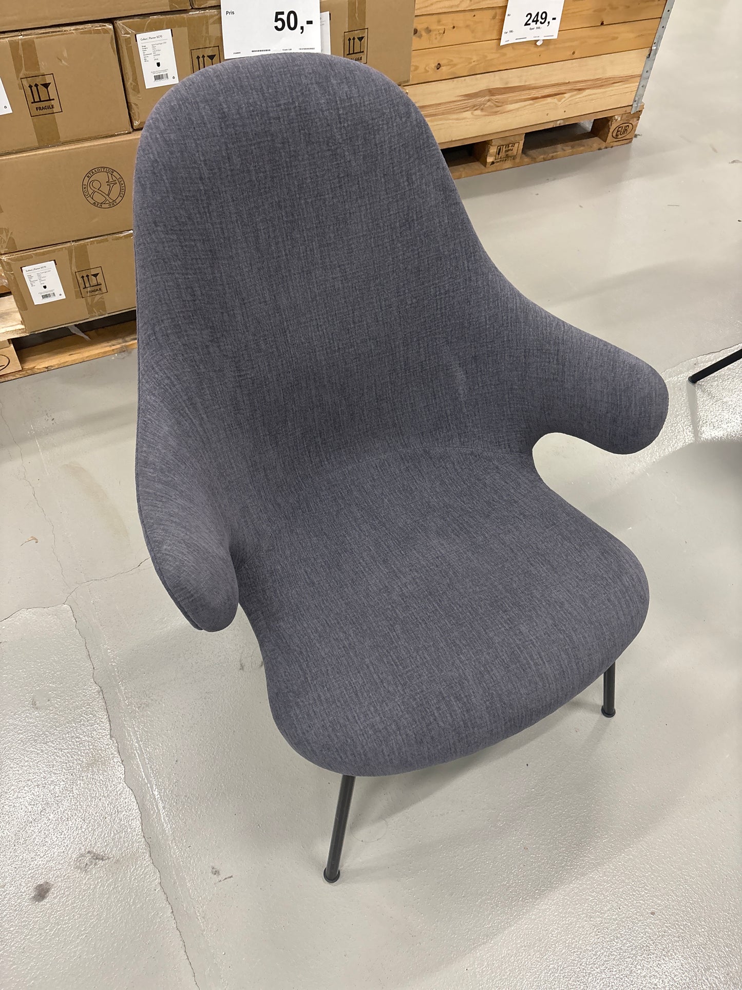 Catch Lounge Chair JH14