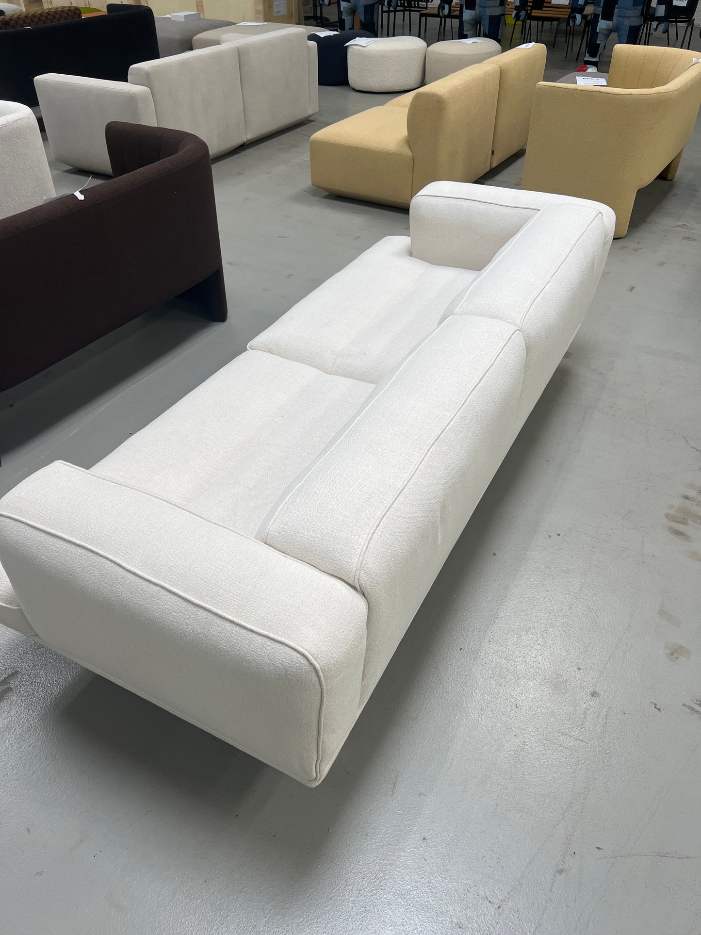 Inland AV23 Sofa