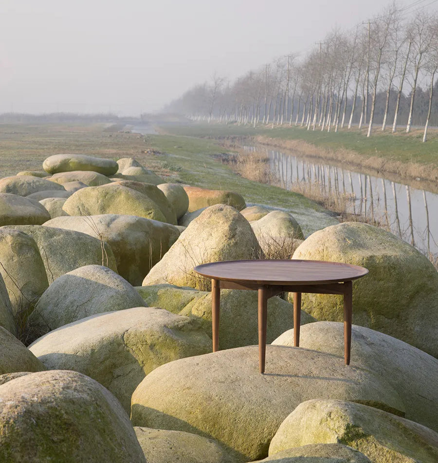 Slow Coffee Table Ø 80 cm, walnut fra Stellar Works